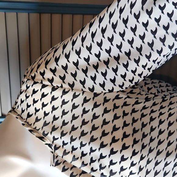 Collective Concepts Bird Print Blouse - Picture 8 of 14